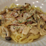 サ・イーヌ - （ランチ）キノコとベーコンのクリームソース生パスタ