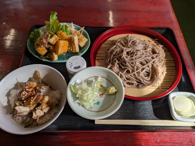 滝沢手打ちそば道場 &ndash; 大釜の本格手打ちそばと心温まるひととき