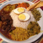 セイロンカリー - アンブラセット（Cセット）。カレーは猪カレー。