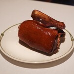 中国飯店 琥珀宮 - 名物ペキンダック