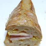 ゴジュウニチョウメベーカリー - Brie ブリー断面