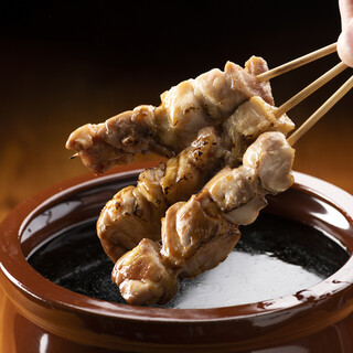 香ばしさ広がる！炭火焼き鳥