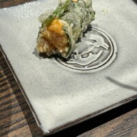 江戸前晋作 - ウニ大葉巻き