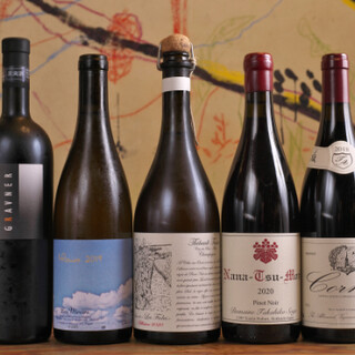 圧巻の品揃え！ソムリエが選び抜いた150種類もの多彩なワイン