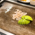 フレンチもんじゃ&参鶏湯 あゆむ - エビアボカドもんじゃ