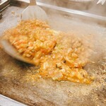 フレンチもんじゃ&参鶏湯 あゆむ - まじぇまじぇ
こっちの方がもんじゃらしくておいしかった
おこげもしょっぱくてそれらしく