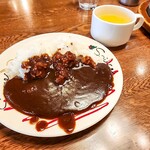 トマト＆オニオン - 日替わりランチのライス＆黒カレー食べ放題とスープバー