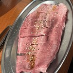 焼肉・ホルモン名嘉真 - 