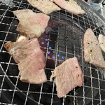 焼肉・ホルモン名嘉真 - 