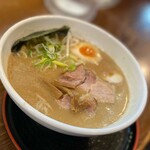節系とんこつらぁ麺　おもと - 