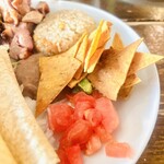 エルパンチョ - ピラフ、ワカモレなど
