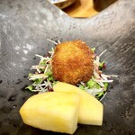 揚ル かりん - ⑥鴨とフォアグラのコロッケ 
    りんご マディラソース