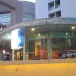 酒茶論 - ガラス張りの外観です