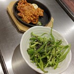 Family Dining こころ - どぶ漬から揚げ＆やみつきピーマン