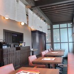 水炊き もつ鍋 博多廊 - テーブル席