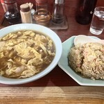 園春 - 園春メン¥580、チャーハン¥600