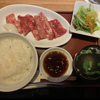 焼肉 しんうち 神楽坂 - 