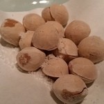 勢揃坂 蕎 ぎん清 - 塩炒り銀杏。