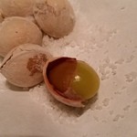 勢揃坂 蕎 ぎん清 - 塩炒り銀杏。大きい！！