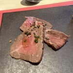 オーセンティック リビング ブッチャー エヌワイシー - 黒毛和牛の自家製ローストビーフ