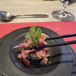 オーセンティック リビング ブッチャー エヌワイシー - アミューズ〜黒毛和牛タルタルの白和え仕立て