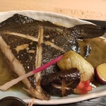 割烹食堂 かいね - 肉厚でデカイ！鱗が鮫肌みたいたまから、鮫鰈というらしい