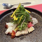 オーセンティック リビング ブッチャー エヌワイシー - 和牛ホルモンと魚介のマリネ〜サラダ仕立て〜