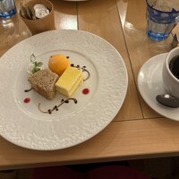 Osteria UVA RARA 横浜 - 