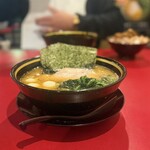 家系ラーメン 稲葉家 - ラーメン(並,全部普通)のり＋5、うずらの玉子