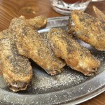 浜松町 スタンド富士 - 手羽先黒胡椒