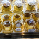 プリンに恋して - ショーケース内のレトロプリン達