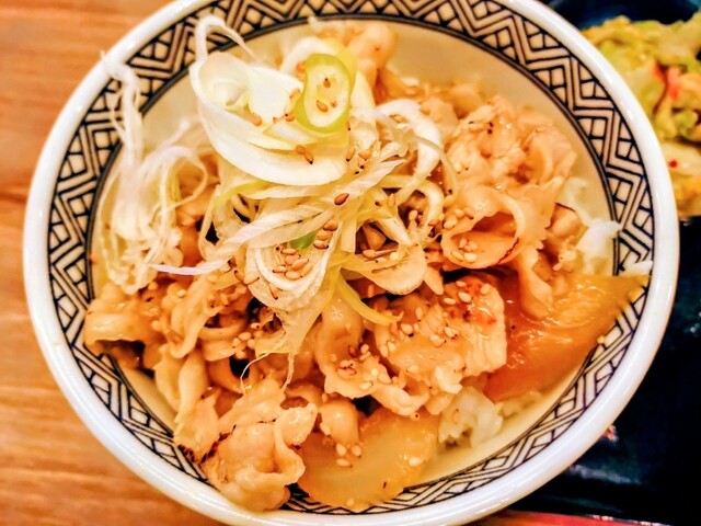 吉野家 45号線塩釜店｜東塩釜の牛丼専門店