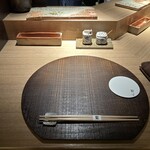 炭割烹 新谷 - 内観