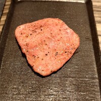 焼肉 ジャンボ はなれ - 黒毛和牛上タン 一枚