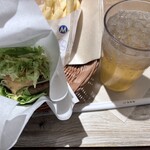 モスバーガー - 菜摘モス野菜+ポテトM+ぶどうサングリア　1010円