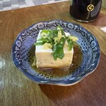 新宿一丁目たぬき - お通しの豆腐