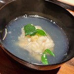 礒田 - 真鱈の白子を衣揚げして振り塩。薬味はおろし生姜と浜防風です