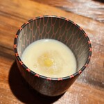 礒田 - 白味噌仕立てのお椀。中にはお餅が・・・