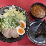 廣島つけ麺本舗 ばくだん屋 - 料理写真:つけ麺冷 並949円 玉子セットおにぎり190円