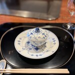 八王子うかい亭 - ◯松茸のフラン
      フランとは、洋風の茶碗蒸し。
      まずは蓋を開けると、
      ふんわり薫る…松茸の芳しい香り(*´-`)