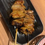 八鶏飯蔵 極 - 白モツ串