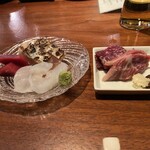 ごん - 刺身盛り、馬刺し