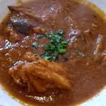 イスマイル - Asian Grill ＆ Bar Ismail ＠西葛西 大きく柔らかい鶏肉と茄子たっぷりの茄子・チキンカレーはちょっとオイリー