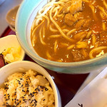 釜上げうどん 二葉 - 牛すじカレーうどん
                                小芋ごはん。