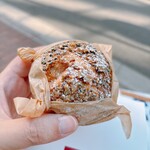 シュークリー - シュークリームもゴマたっぷり！