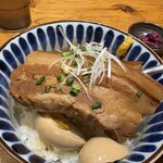 日比谷琥白 - 