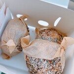 シュークリー - 紙にくるまれていて可愛い。お友達とシェアしました。