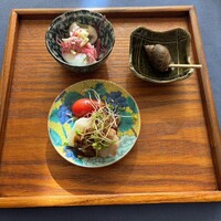 赤坂 桃の木 - 前菜（左上からイカ、バイ貝、茹で豚）