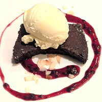 Bar Espanol LA BODEGA 大阪店 - トルタ・デ・チョコラータ～チョコレートとフレッシュチーズの濃厚チョコテリーヌ