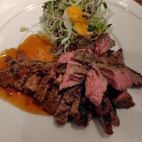 キャトルラパン 北梅田 - ステーキのアップ